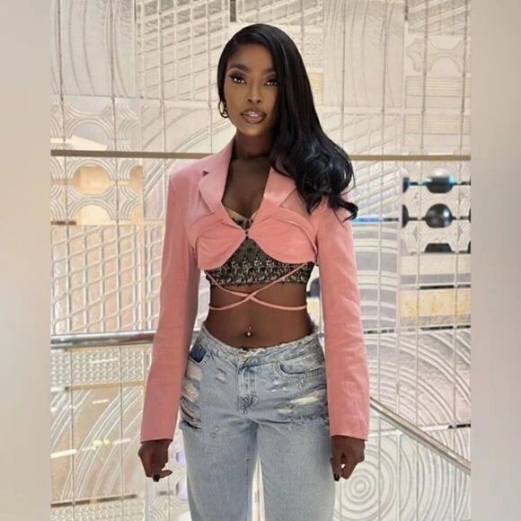 Zara Pink Stitch Detail Cropped Blazer - Picture 3 of 11